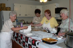 Campers-las-Vegas-Serving-Girls