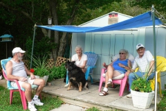 Relaxing-at-the-Selmayers